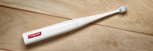 Apple теперь делает еще и зубные щетки. Вместе с Colgate