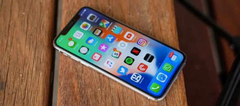 Самый популярный смартфон конца прошлого года – iPhone X. Привет Эльдару Муртазину
