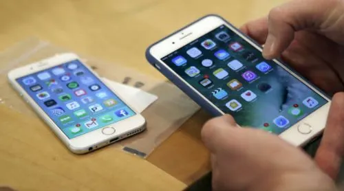 Тима Кука попросили прояснить за тормозящие iPhone. В правительстве США