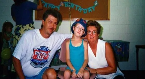 Девочка с семи лет болела раком. По крайней мере, так хотела ее мать