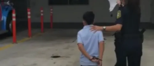 В США 7-летний ребенок набросился на учительницу, и его заковали в наручники