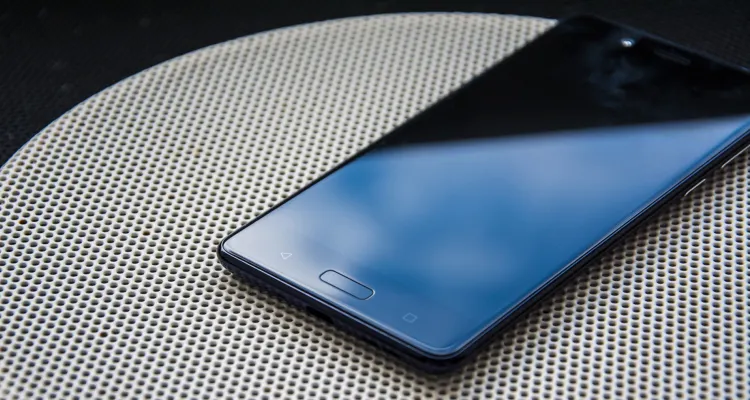 Nokia готовит «суперский» релиз в феврале. Наконец-то Nokia 9?