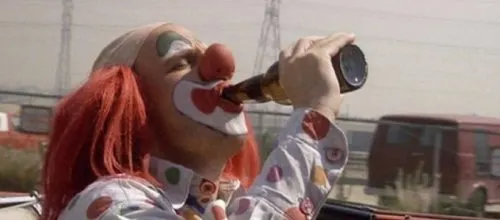 Клоун-музыкант привез в гитаре в Японию 10 кг кокаина. Теперь может сесть на 10 лет