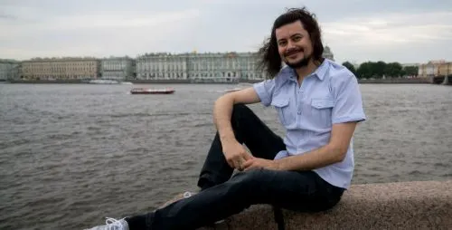 «Хованский целенаправленно себя убивает». Индус с Версуса – о Рестораторе, Оксимироне и деньгах