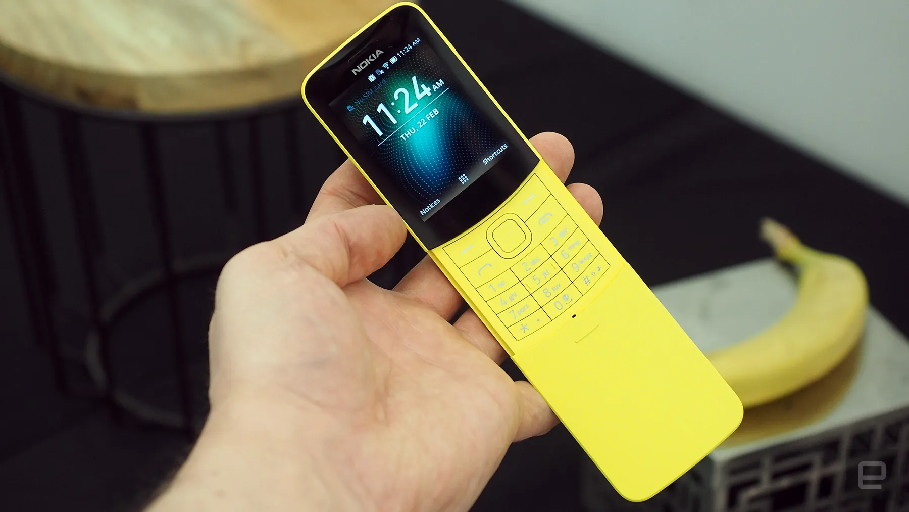Nokia презентовала «банан» 8110: слайдер из «Матрицы» стоит больше 5 тысяч рублей
