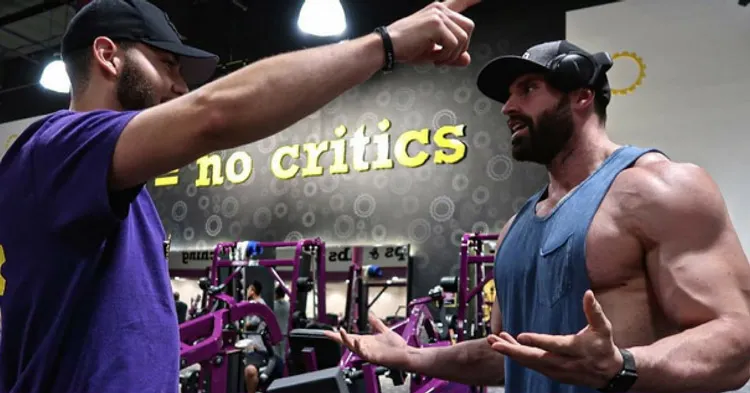 Парень написал трогательное письмо о расставании. Со своей качалкой!