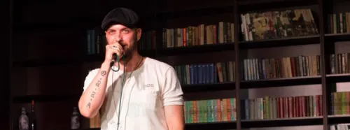 «Поэту неловко поэтом себя называть». ST выпустит сборник стихов