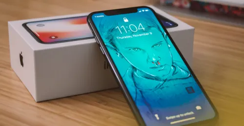 Цена iPhone X упала до 64 тысяч рублей. Будет падать дальше