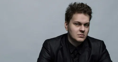 «Готов ******* [уничтожить] тебя на Versus». Хованский вызвал Птаху на батл