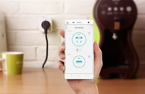 Xiaomi выпустила умную розетку Smart Socket и суперпрактичный USB-зарядник. Они стоят копейки