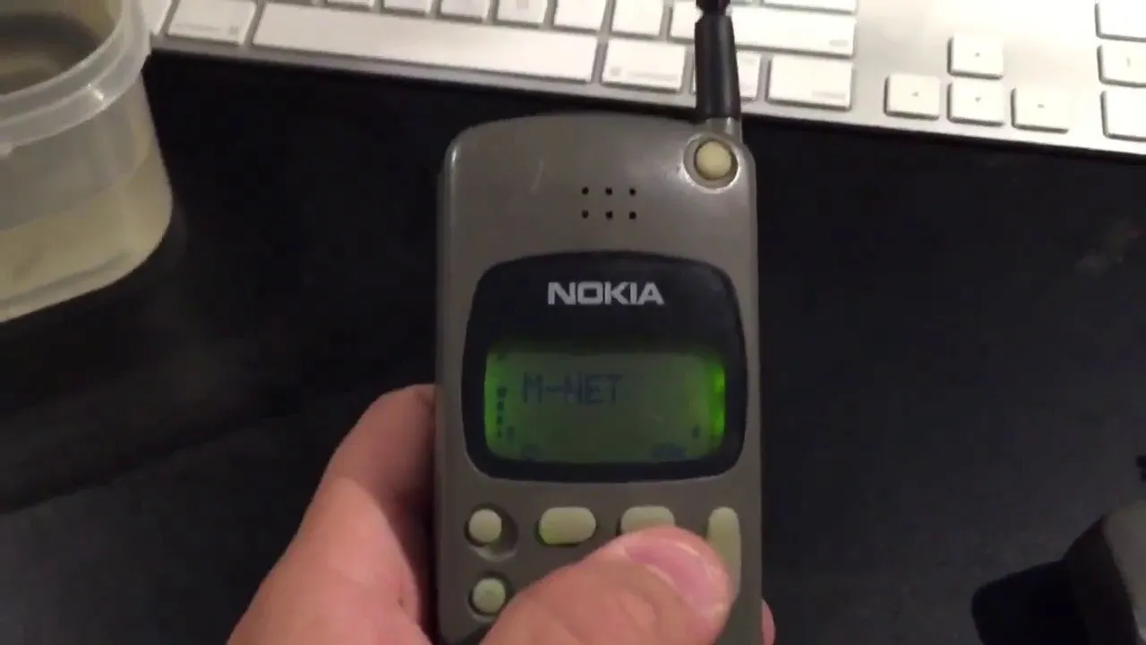 Nokia воскресит телефон, который старше Фэйса и Фараона. Кажется, там сошли с ума