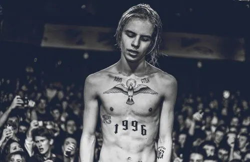 «Давай вечно жить». 12 самых мерзких и слащавых твитов Фараона