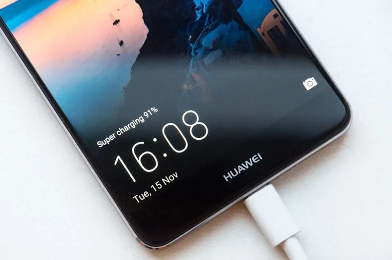 Huawei Mate 10 Pro – флагман с лучшей батареей на рынке. А Galaxy S9 очень слаб