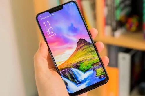 LG G7 – самый позорный флагман года. Дизайн – неприкрытое воровство