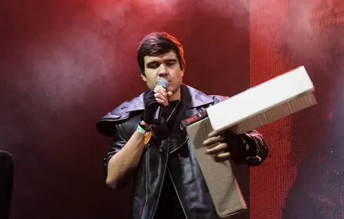 BadComedian изнасиловал жанр кинообзоров. Он самый вредный критик на YouTube