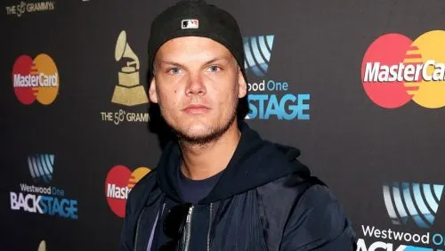 Выяснилась причина смерти диджея Avicii. Всё банально