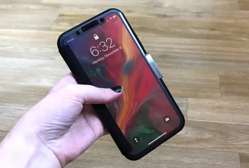 Новая iOS 11.4 станет спонсором самых уродливых чехлов в мире. Бедный iPhone X