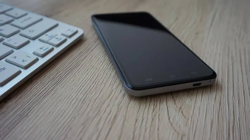 Геймерский смарт Xiaomi Black Shark выйдет 13 апреля. Очень ждем!
