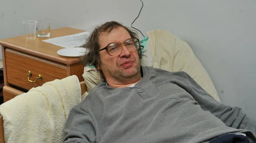 Мавроди жив. Либо в его твиттер пишет кто-то другой