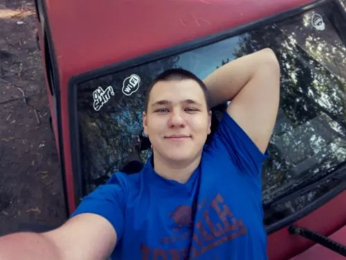 Парня бросила девушка, и он влетел в столб насмерть. Тут – его прощальное письмо