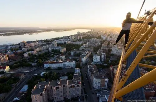 5 жесточайших видео с руферами, которые больше не гуляют по крышам. Угадаете, почему?