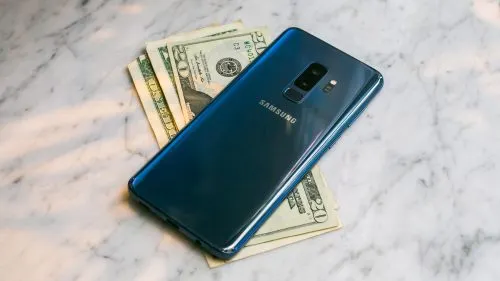 Samsung Galaxy S9+ популярнее обычной версии. Как так вышло?