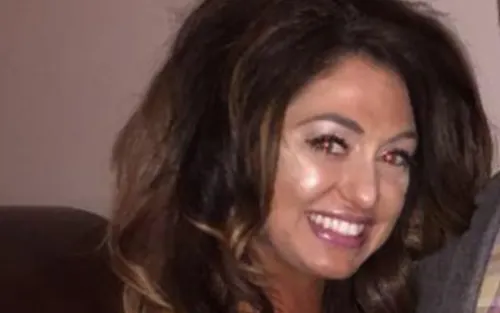 Учительница переспала со школьником. А потом ее убили на пороге собственного дома