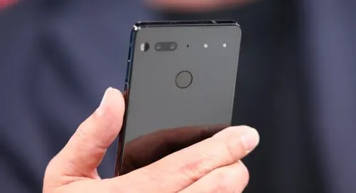Essential Phone 2 отправился в гробчанский. Энди Рубин продает бизнес