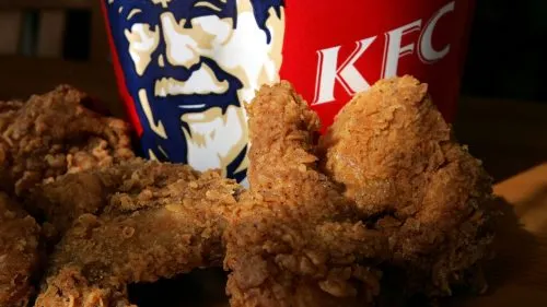 KFC собирает деньги на помощь сиротам. Почему это худшая благотворительная акция в истории