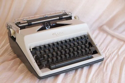 Буковски, Пелевин и еще 3 переоцененных писателя-графомана