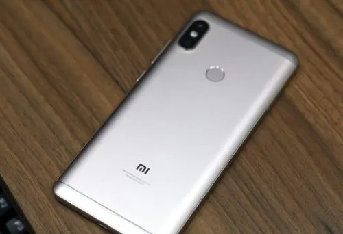 Xiaomi Mi8 – совсем уж стыдный клон iPhone X. Тут – пруфы