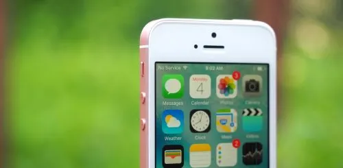 Цена iPhone SE на 128 Гбайт провалилась до 24 тысяч. Тут – Galaxy S7 и еще два конкурента