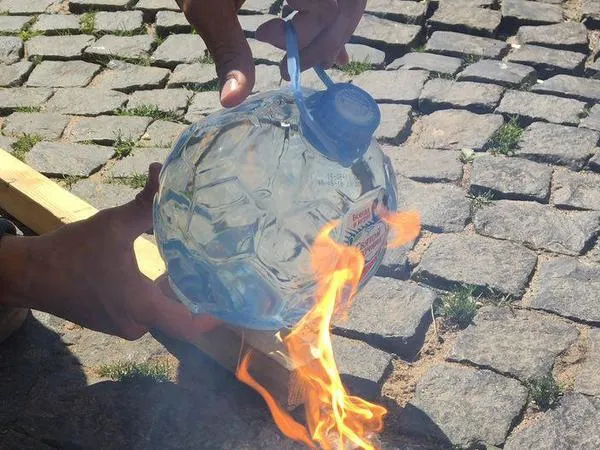 К ЧМ-2018 выпустили бутылку с водой. Она может устроить дома пожар