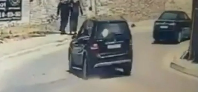 Самое жуткое видео недели: 14-летний дебил на джипе размазал по стене трех человек