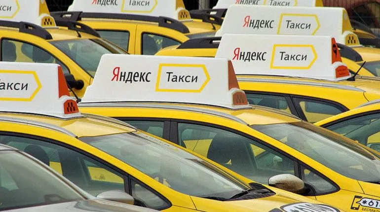 Водитель «Яндекс.Такси» испугался везти девушку-дауна. Теперь у него нет работы