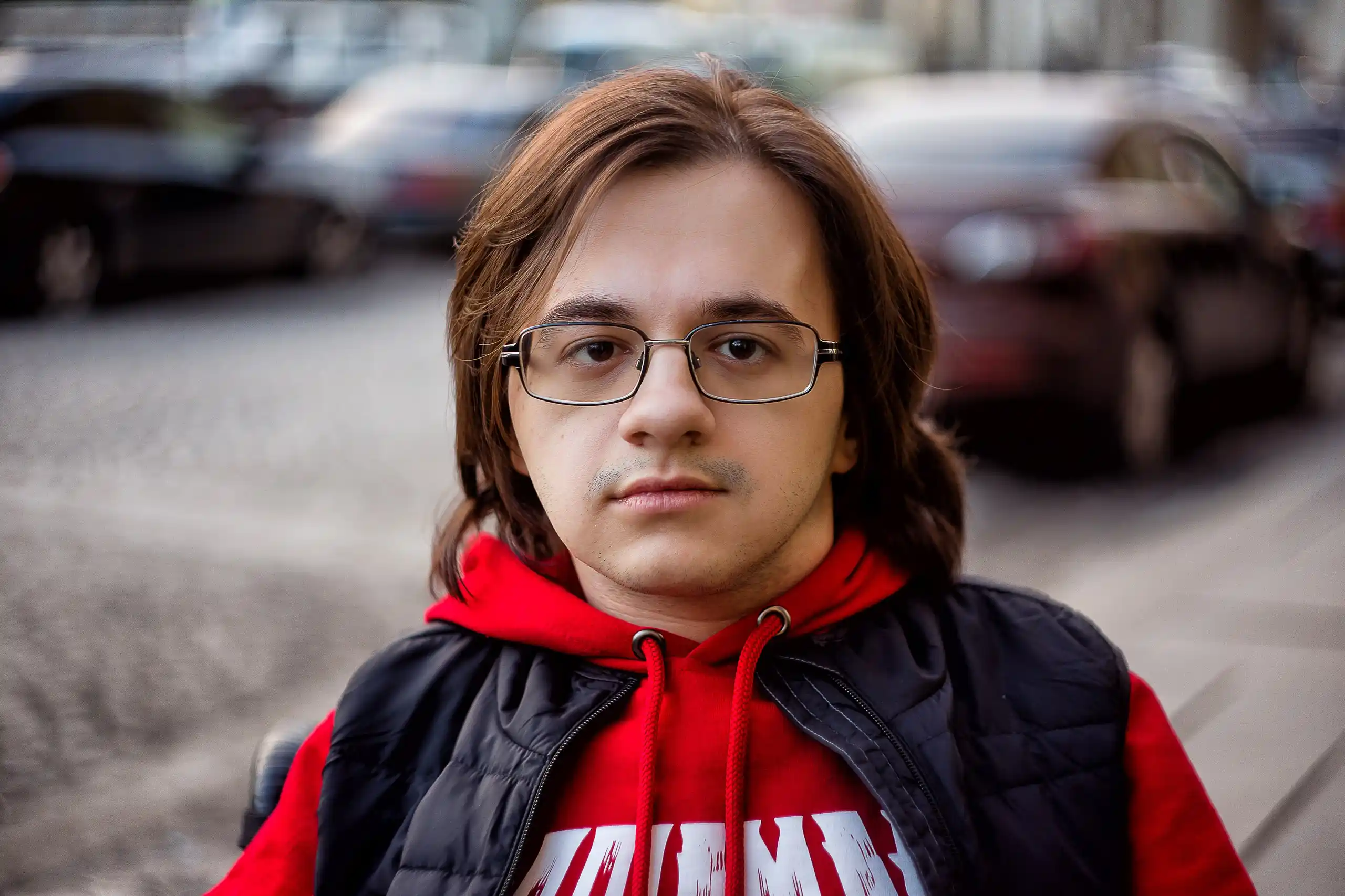 «Лучший панч про Путина в истории батл-рэпа». На RBL инвалид перебатлил бешеного великана