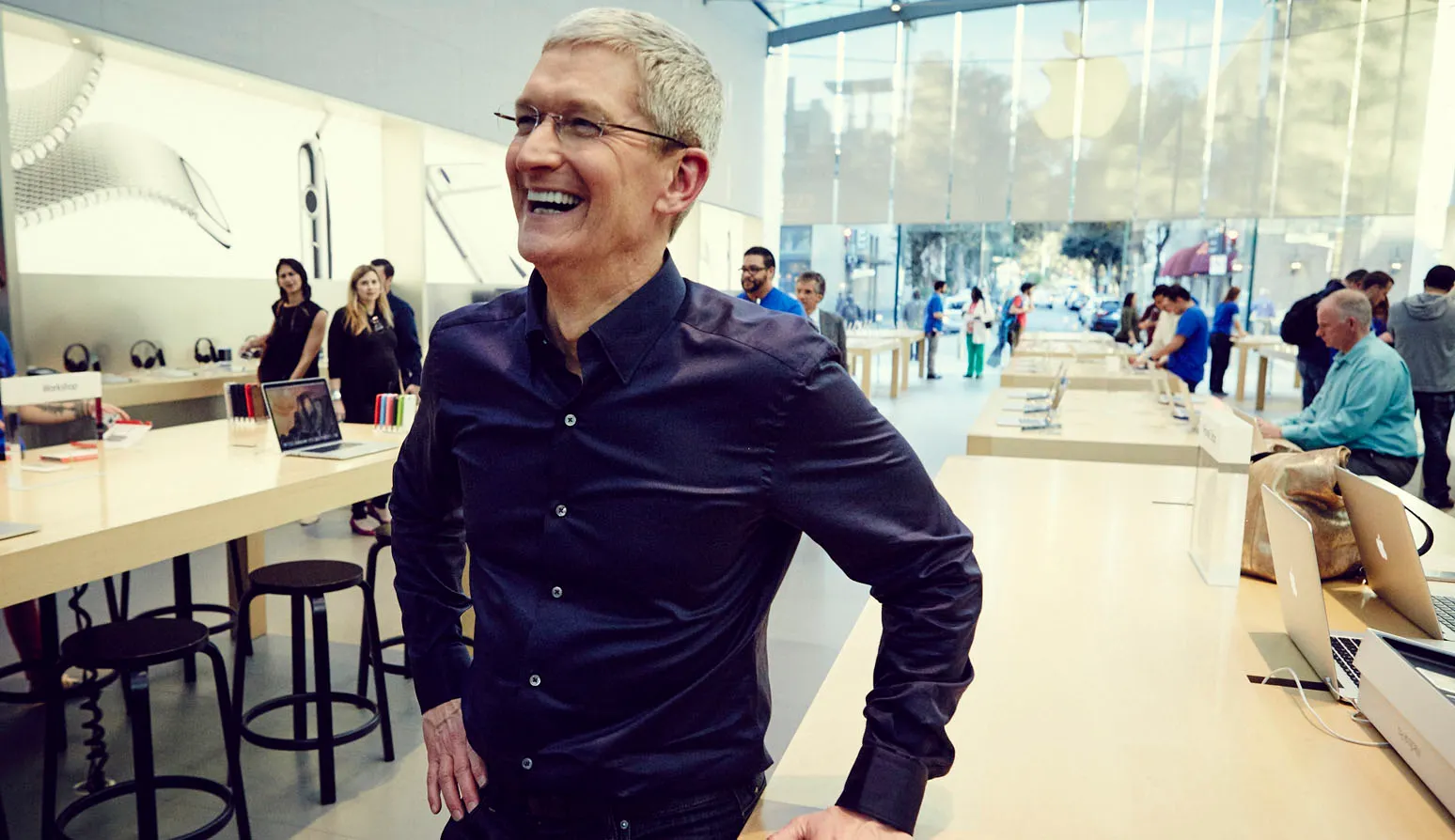 Тим Кук запретил сотрудникам Apple работать сидя. Это правда?
