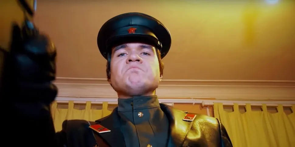 BadComedian и его секта продолжают сходить с ума – обзор на «Движение вверх» даже хуже фильма