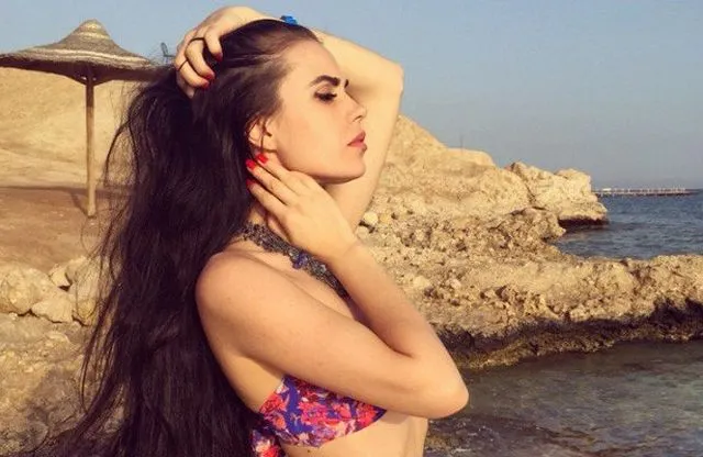 Украинка с обложки Playboy зарабатывала на iPhone X за 4 часа. Угадайте, как?