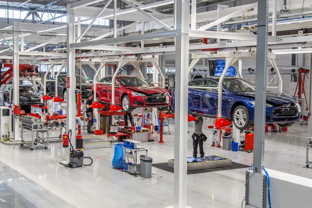 Маск опять переобулся – Tesla сокращает 10% персонала. Конец Илона ближе, чем мы думали?