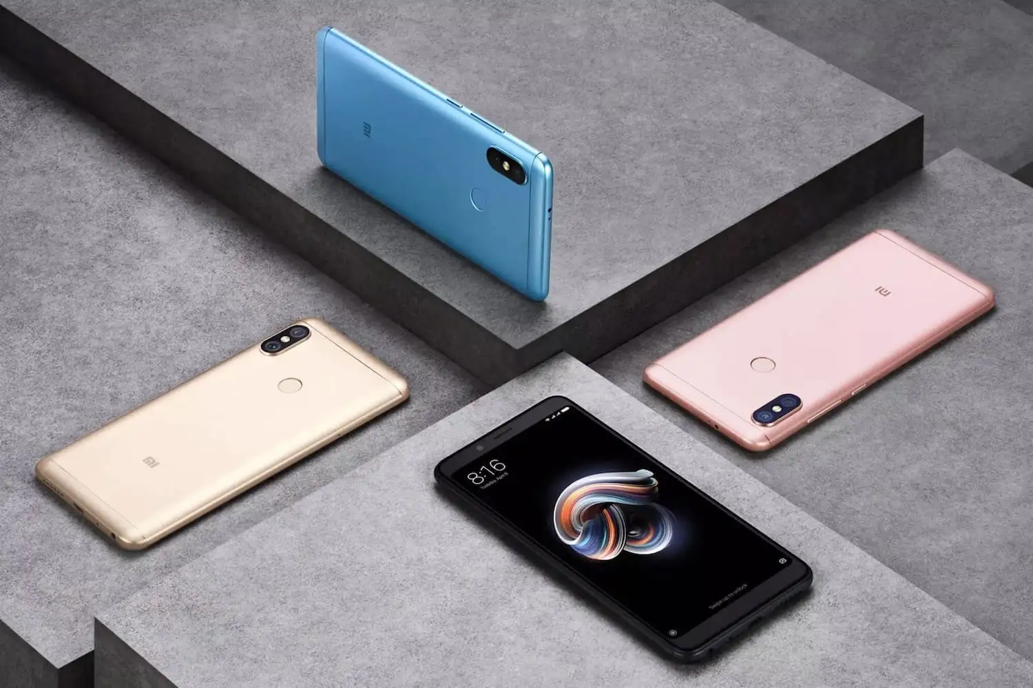 Скоро в России закончится эра дешевых iPhone и Xiaomi – за серые смартфоны придется доплачивать. Кто виноват?