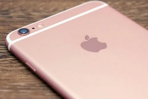 Чем опасна покупка восстановленного iPhone? «Связной» продал кирпич и не возвращает деньги