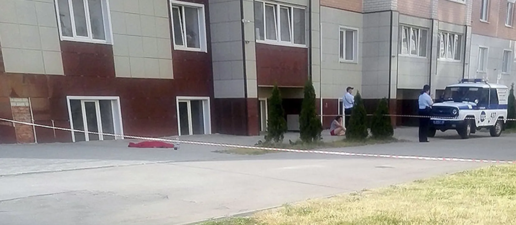 Пока Россия выносила Испанию с ЧМ, в Тамбове ребенок выпал из окна. Виноваты родители