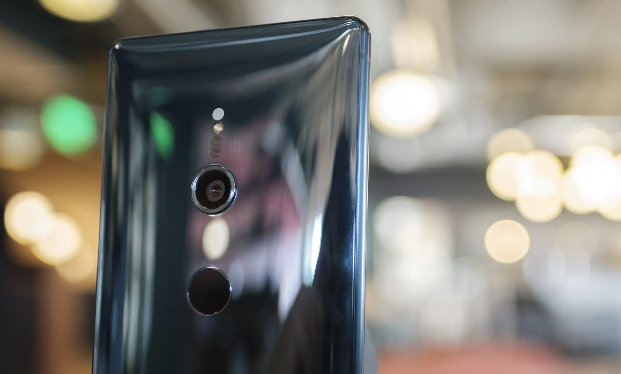 Sony придумала, как продать Xperia XZ3 глупым людям