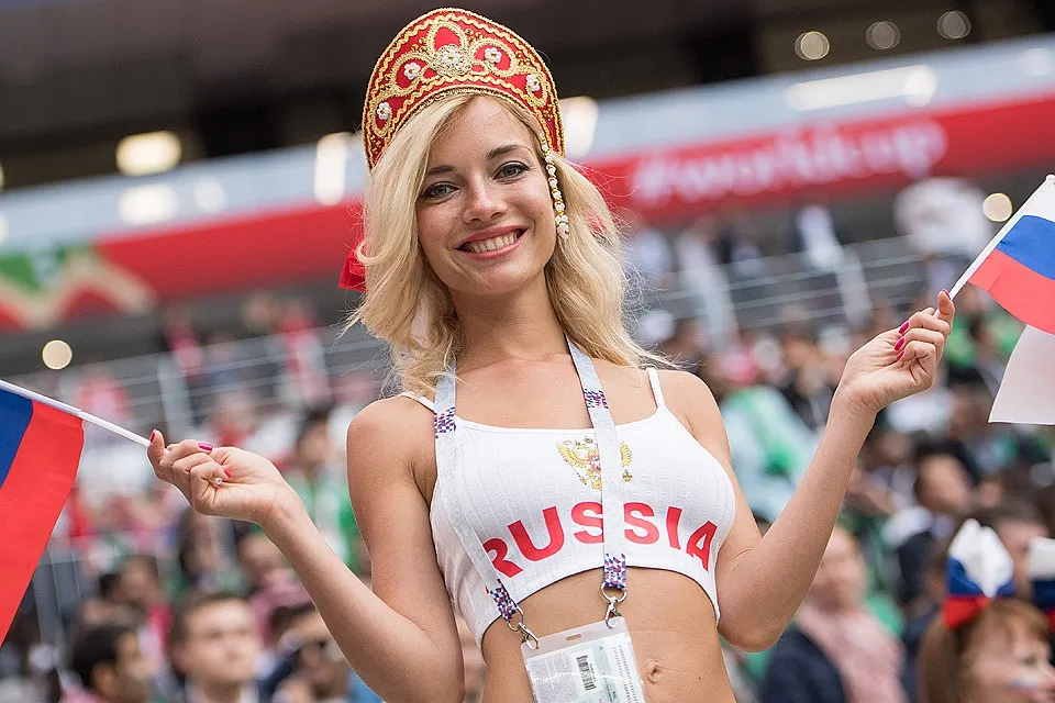 Наталья Андреева (Немчинова) пообещала сняться обнаженной с футболистами сборной России. Но им надо выиграть ЧМ