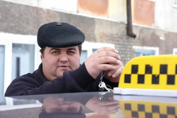 Зачем мы так часто пишем про таксистов