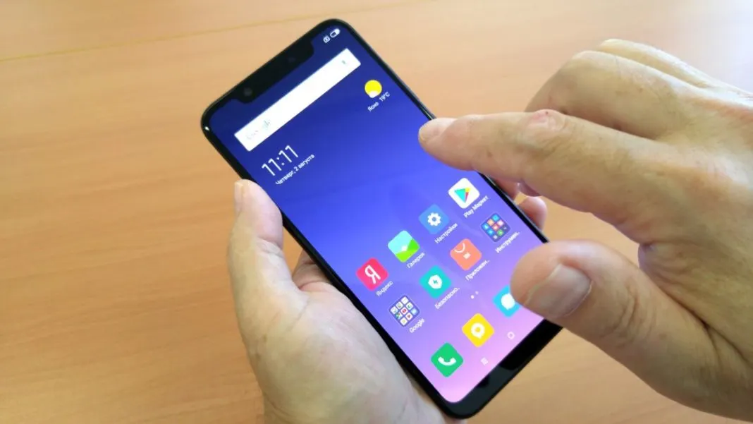 Xiaomi Mi8 с позором вышел на русский рынок. Сканер лица не различает европейцев