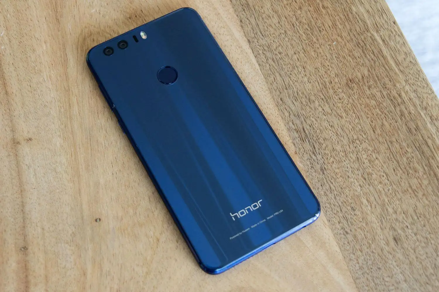 В Huawei чокнулись. Там готовят самый большой смартфон в мире