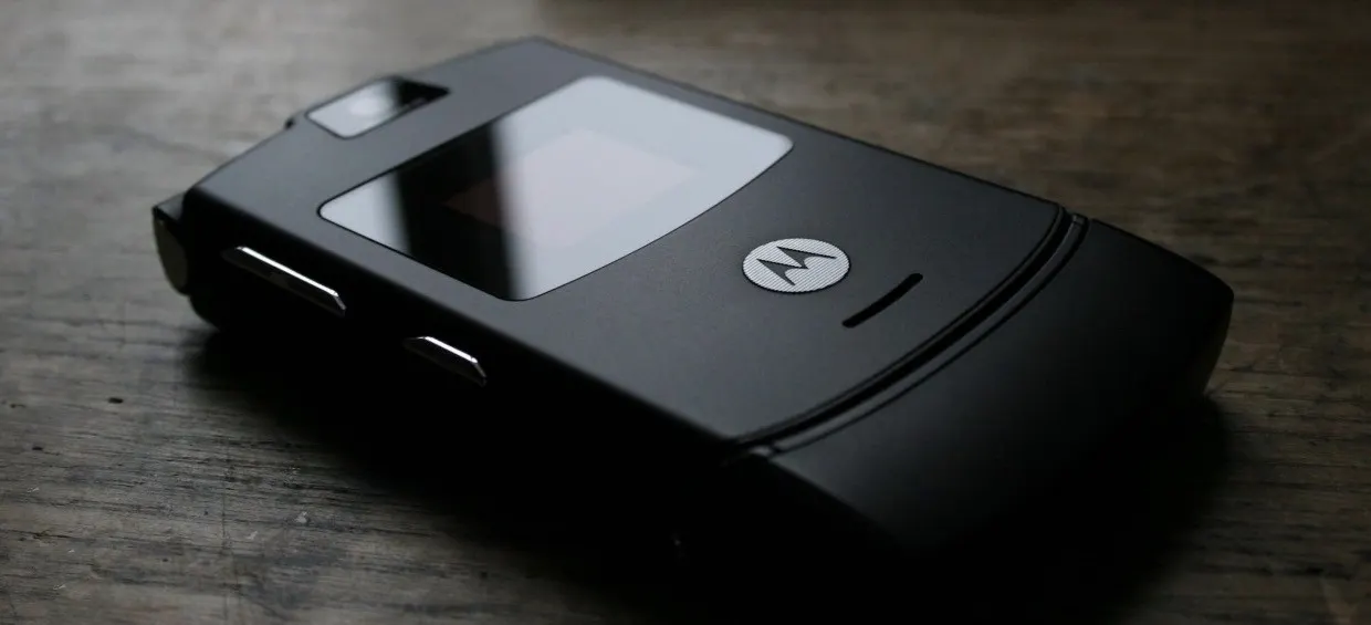 Motorola перевыпустит RAZR V3? Лучше не надо