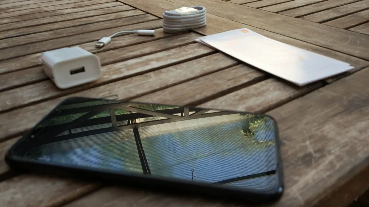 В Xiaomi Mi8 ноль новых идей, зато фишки айфона работают безупречно. Быстрый обзор флагмана за 30 тысяч
